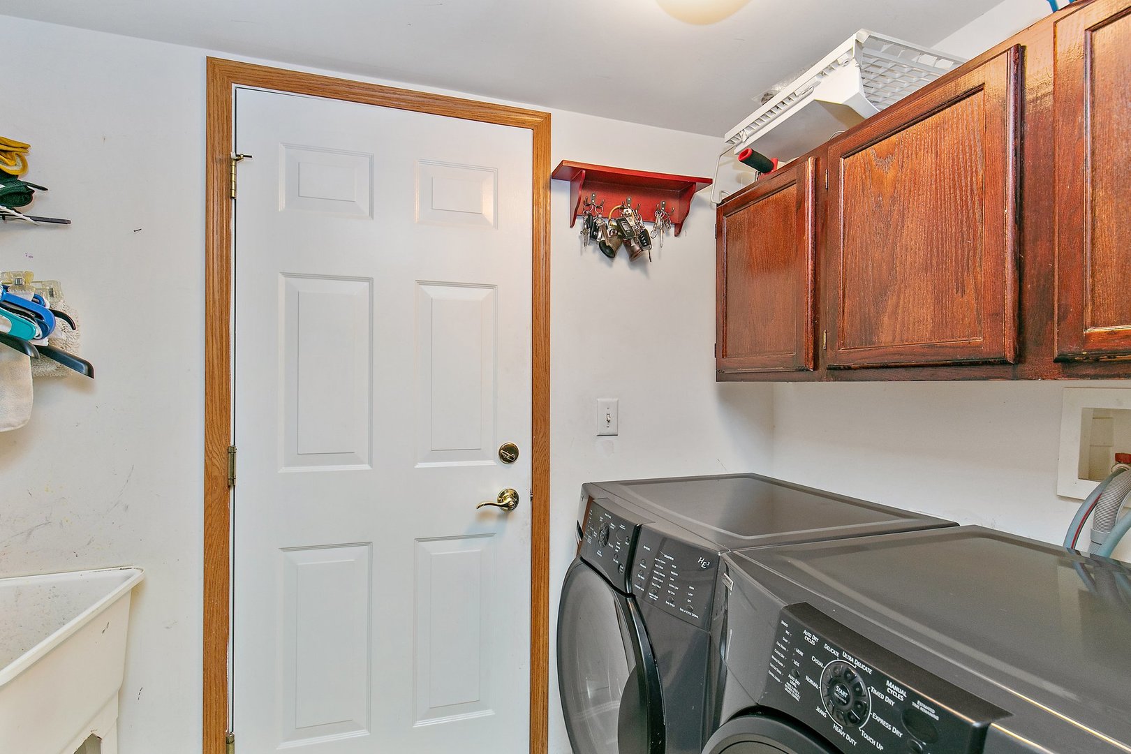 25649 Brooks Farm Road Round Lake, IL 60073 - Photo 14 of 24 a utility room with dryer and washer