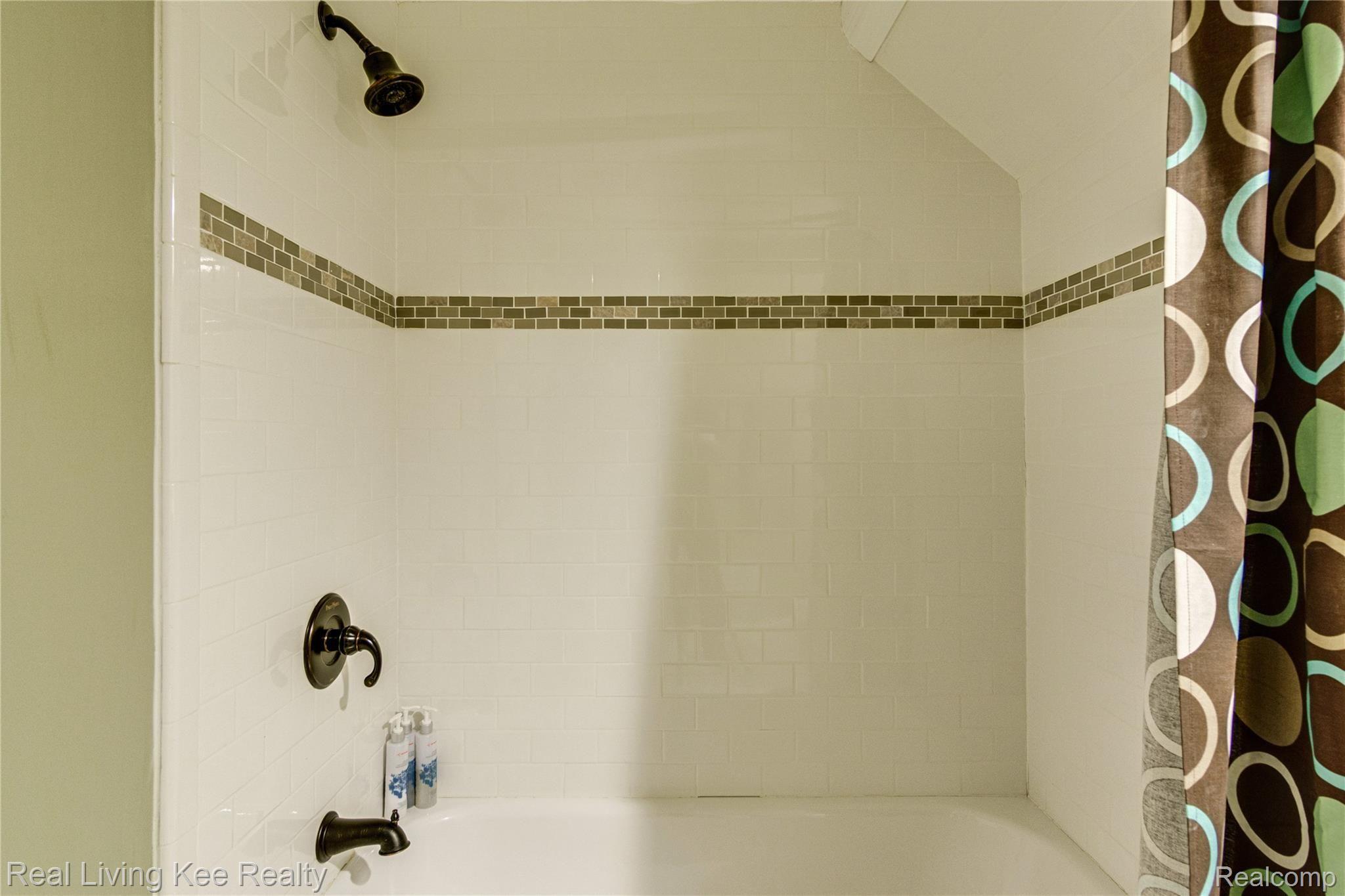 4792 Carrington Drive Rochester, MI 48306 - Photo 54 of 56 Interiors (45 of 48).jpg