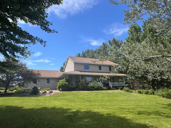 $1,125,000 | 956 280th Street, Woodville, WI 54028