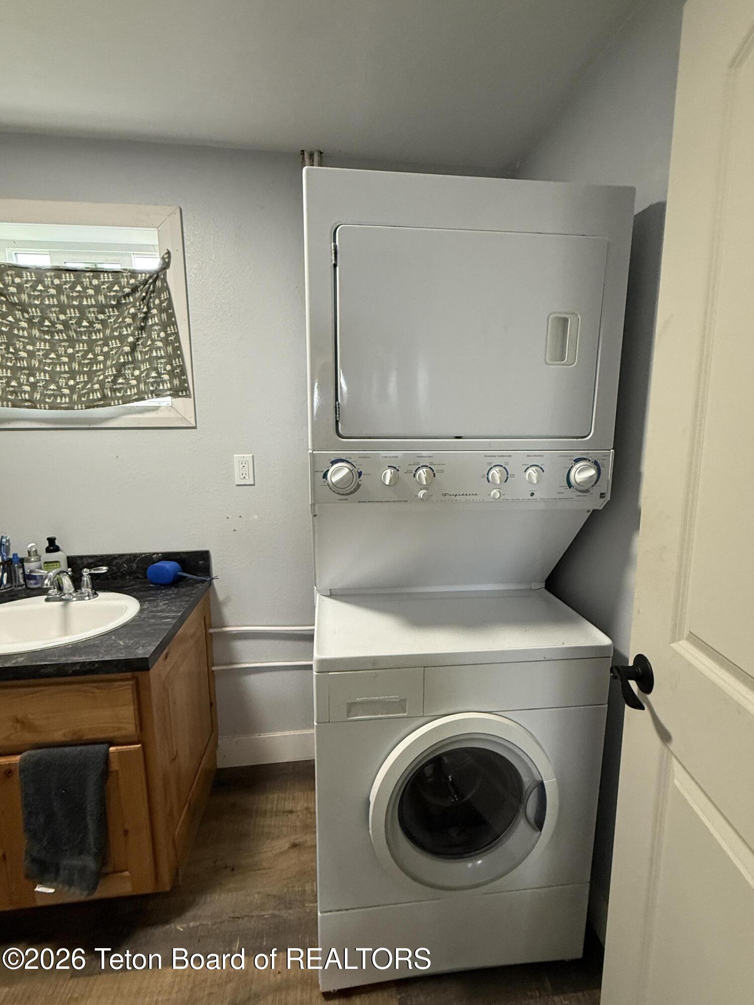 7700 Bitter Creek Road Afton, WY 83110 - Photo 35 of 40 apartment washer-dryer