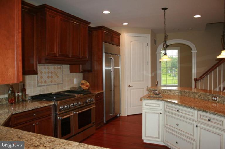 3021 Solomons Island Road Edgewater, MD 21037 - Photo 6 of 27 Kitchen