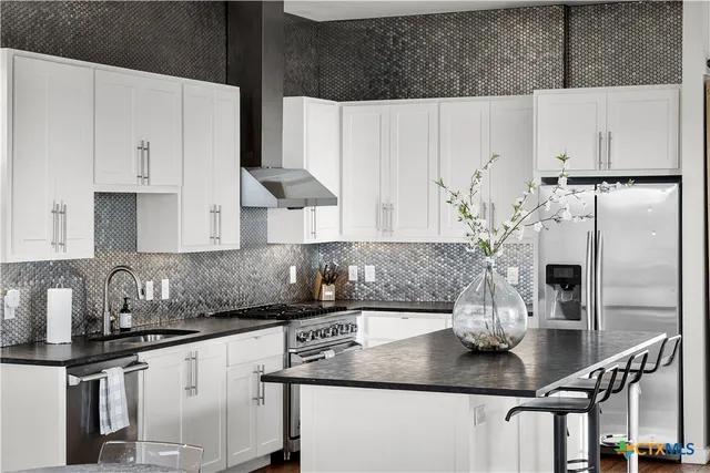 $2,575,000 | 1259 Edwards Boulevard, New Braunfels, TX 78132