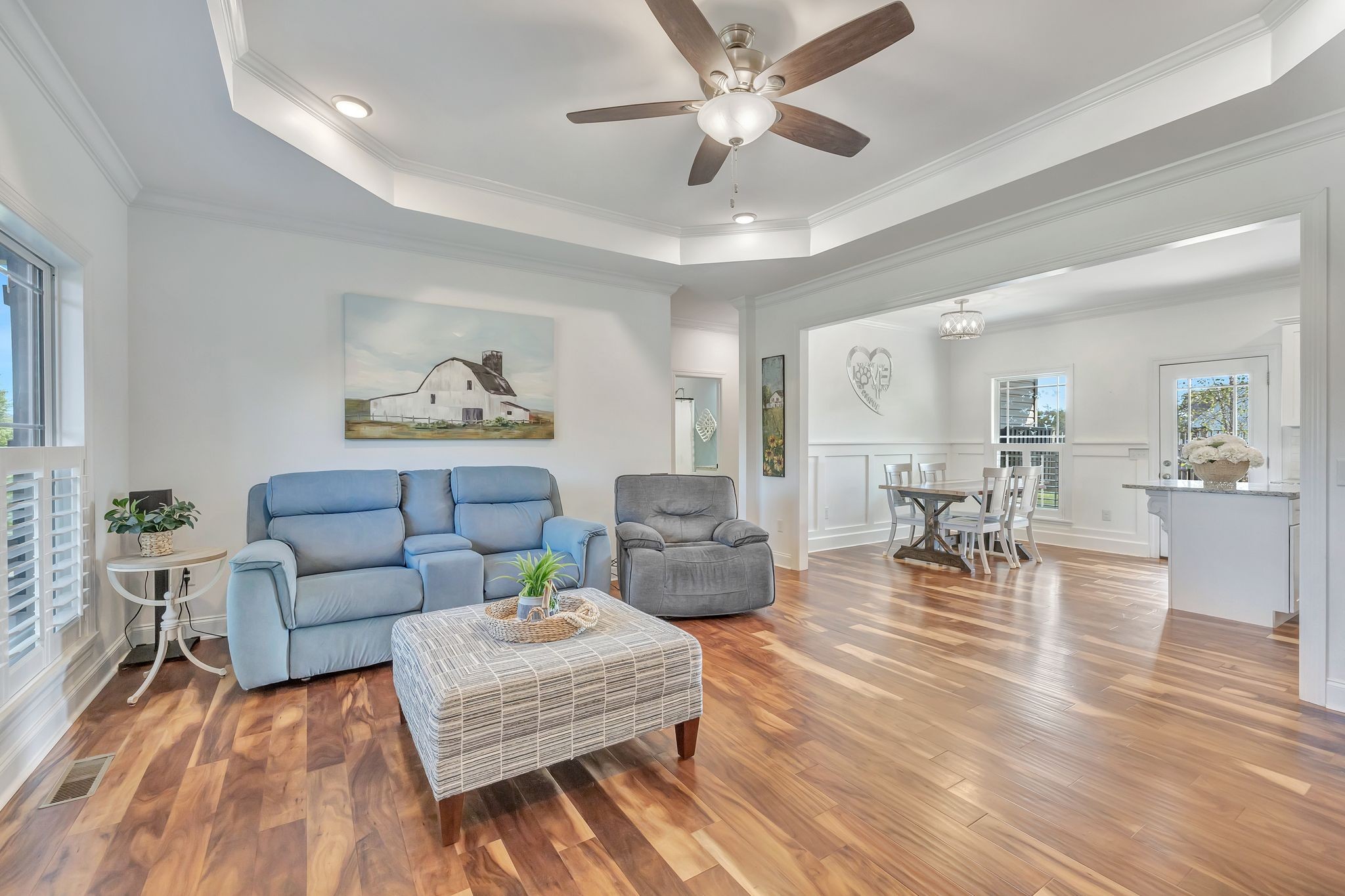 4711 Lunns Store Road Chapel Hill, TN 37034 - Photo 5 of 34 a living room with furniture and a wooden floor