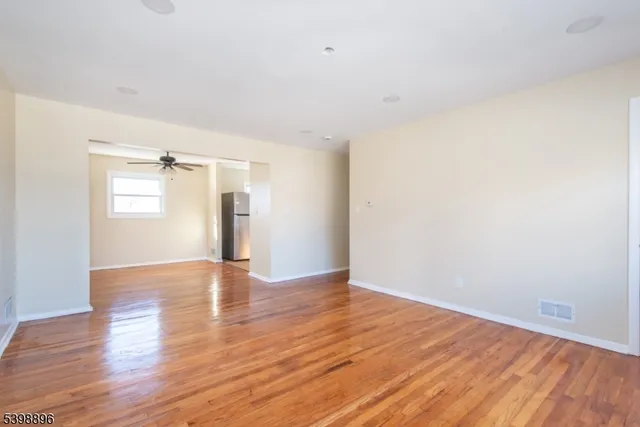 $3,000 | 413 Essex Street, Hackensack, NJ 07601