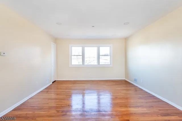 $3,000 | 413 Essex Street, Hackensack, NJ 07601