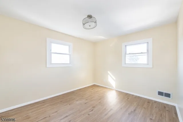 $3,000 | 413 Essex Street, Hackensack, NJ 07601