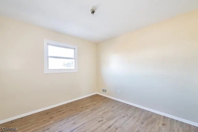 $3,000 | 413 Essex Street, Hackensack, NJ 07601