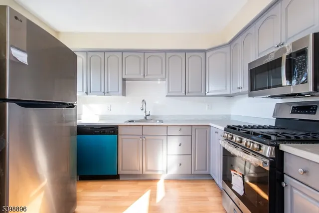 $3,000 | 413 Essex Street, Hackensack, NJ 07601