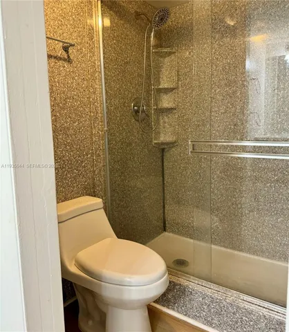 $2,300 | 430 Commodore Drive, Unit 206, Plantation, FL 33325