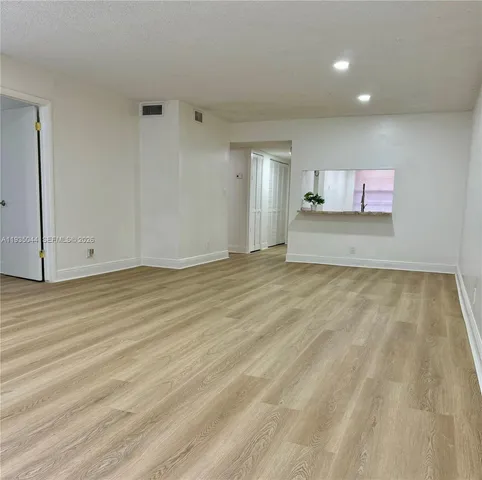 $2,300 | 430 Commodore Drive, Unit 206, Plantation, FL 33325