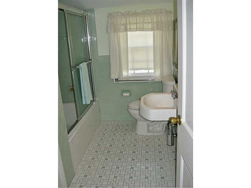 42 Old Spring Road Cranston, RI 02920 - Photo 23 of 25 Bathroom. 2nd Floor Bathroom