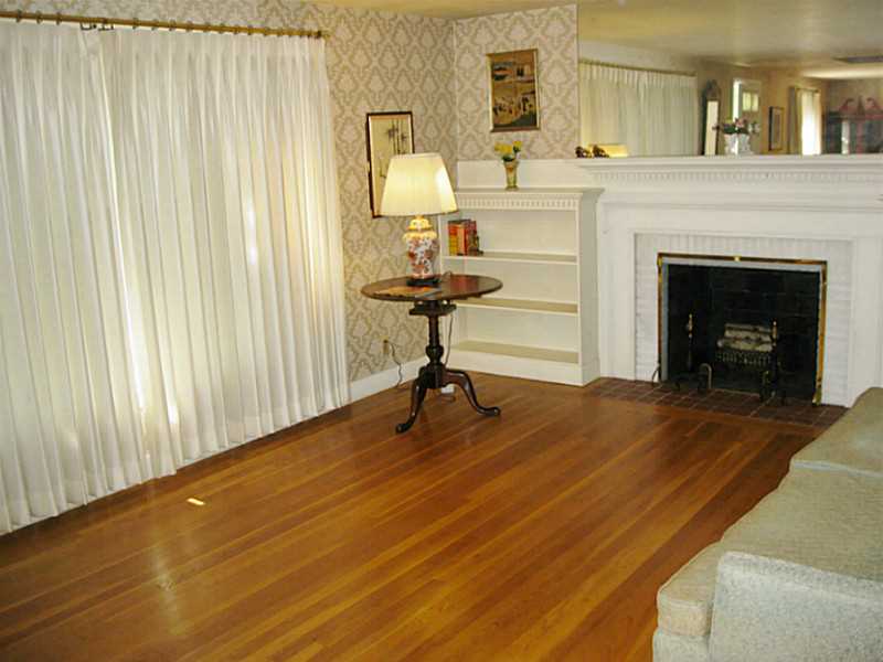 42 Old Spring Road Cranston, RI 02920 - Photo 9 of 25 Living Room.