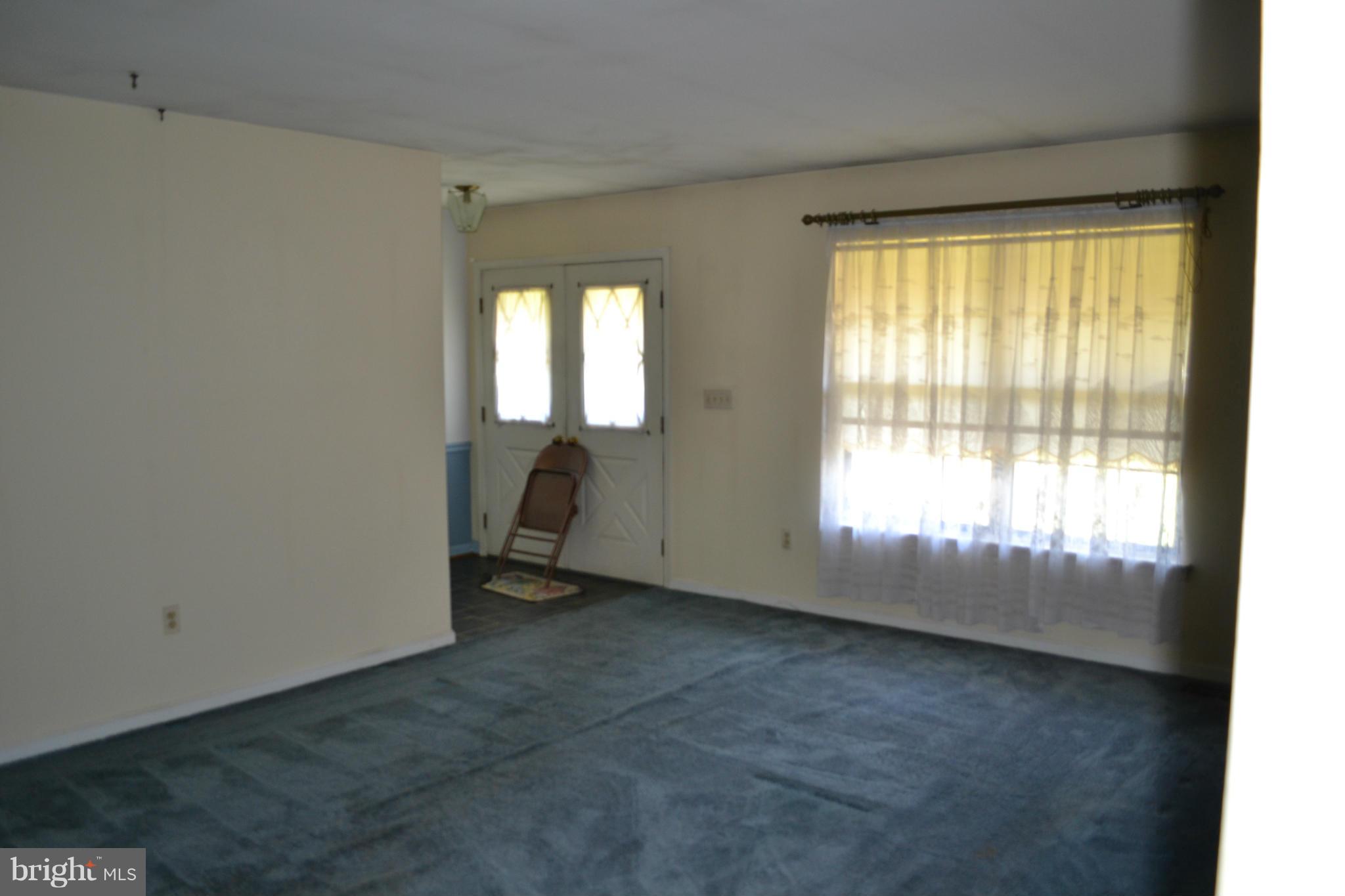 5851 Cari Road Huntingtown, MD 20639 - Photo 21 of 24 Living Room