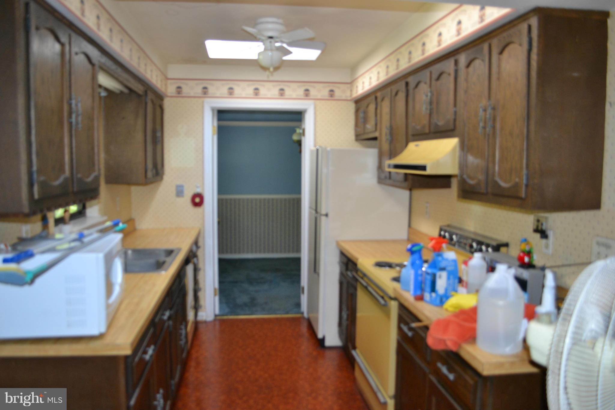 5851 Cari Road Huntingtown, MD 20639 - Photo 22 of 24 Kitchen