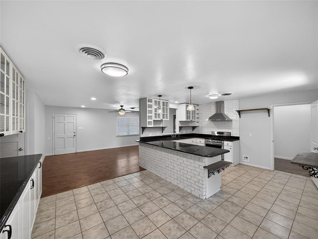 617 Dunaway Lane Azle, TX 76020 - Photo 10 of 33
