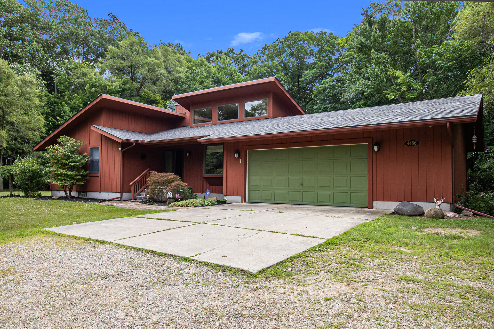 4486 Cordley Lake Road Pinckney, MI 48169 - Photo 2 of 28 IMG_4028
