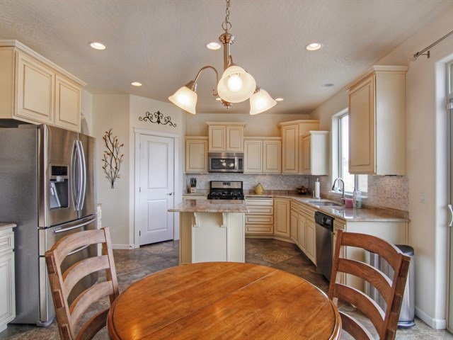 1029 Whistler Court Greenacres, WA 99016 - Photo 5 of 20 Gallery Image 5