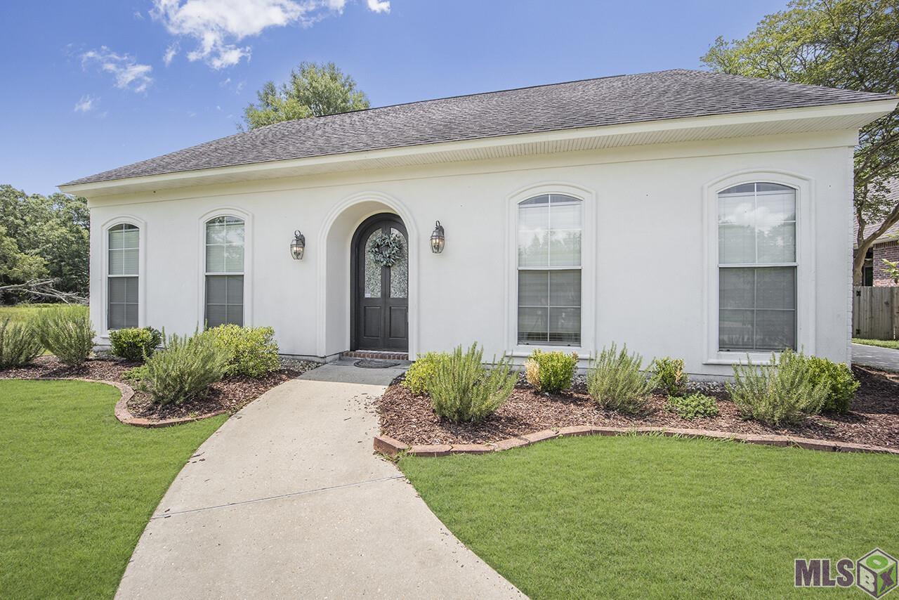 11711 North Milstead Place Baton Rouge, LA 70818 - Photo 1 of 14