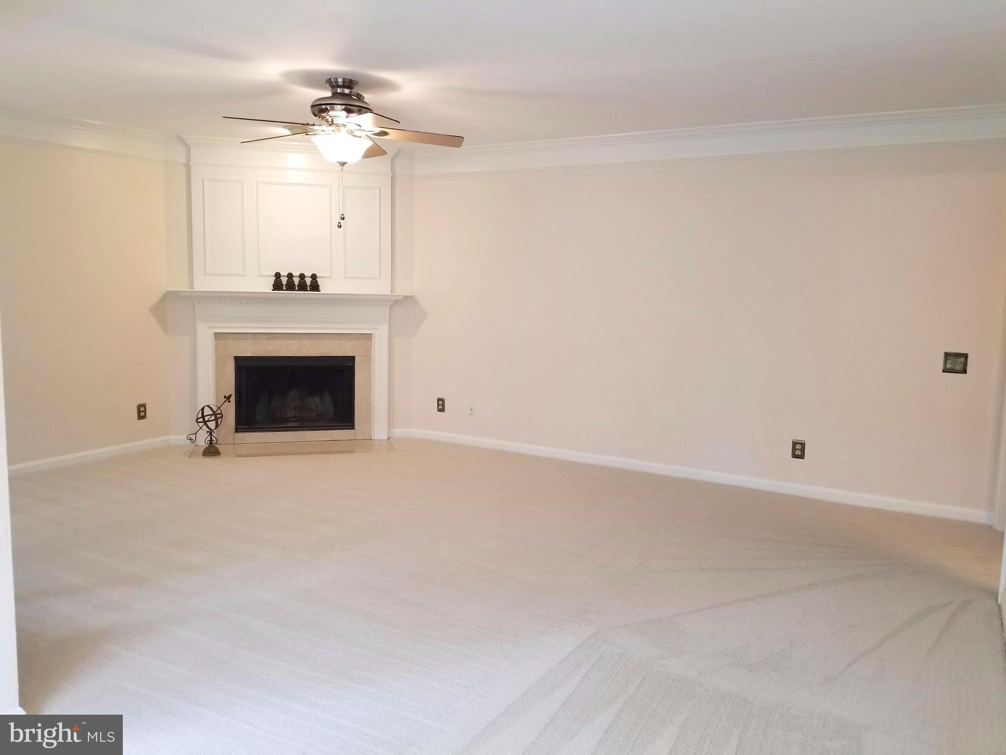 11196 Rienzi Place, Unit 203 Manassas, VA 20109 - Photo 8 of 25 Living Room