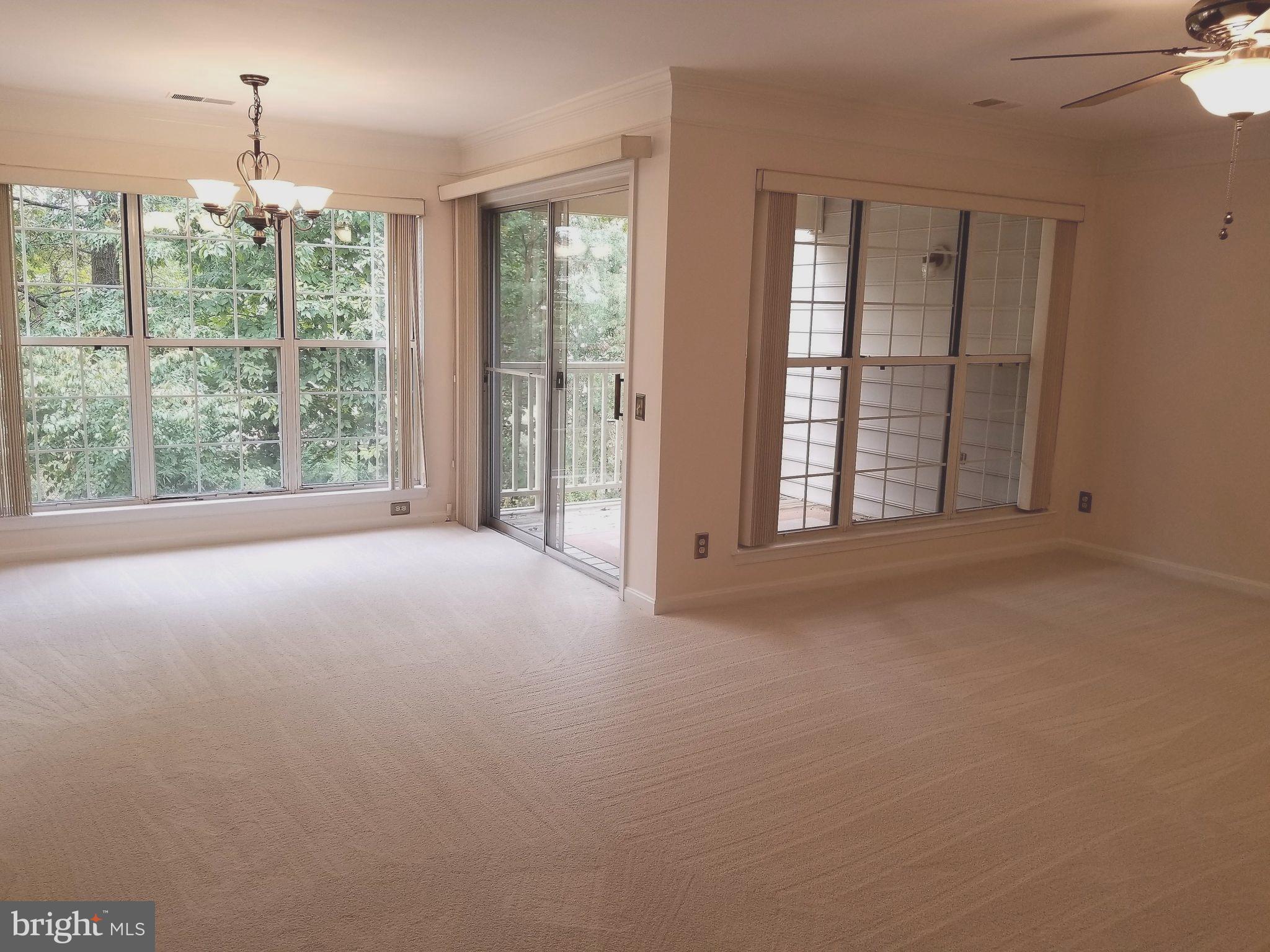11196 Rienzi Place, Unit 203 Manassas, VA 20109 - Photo 10 of 25 Living Room