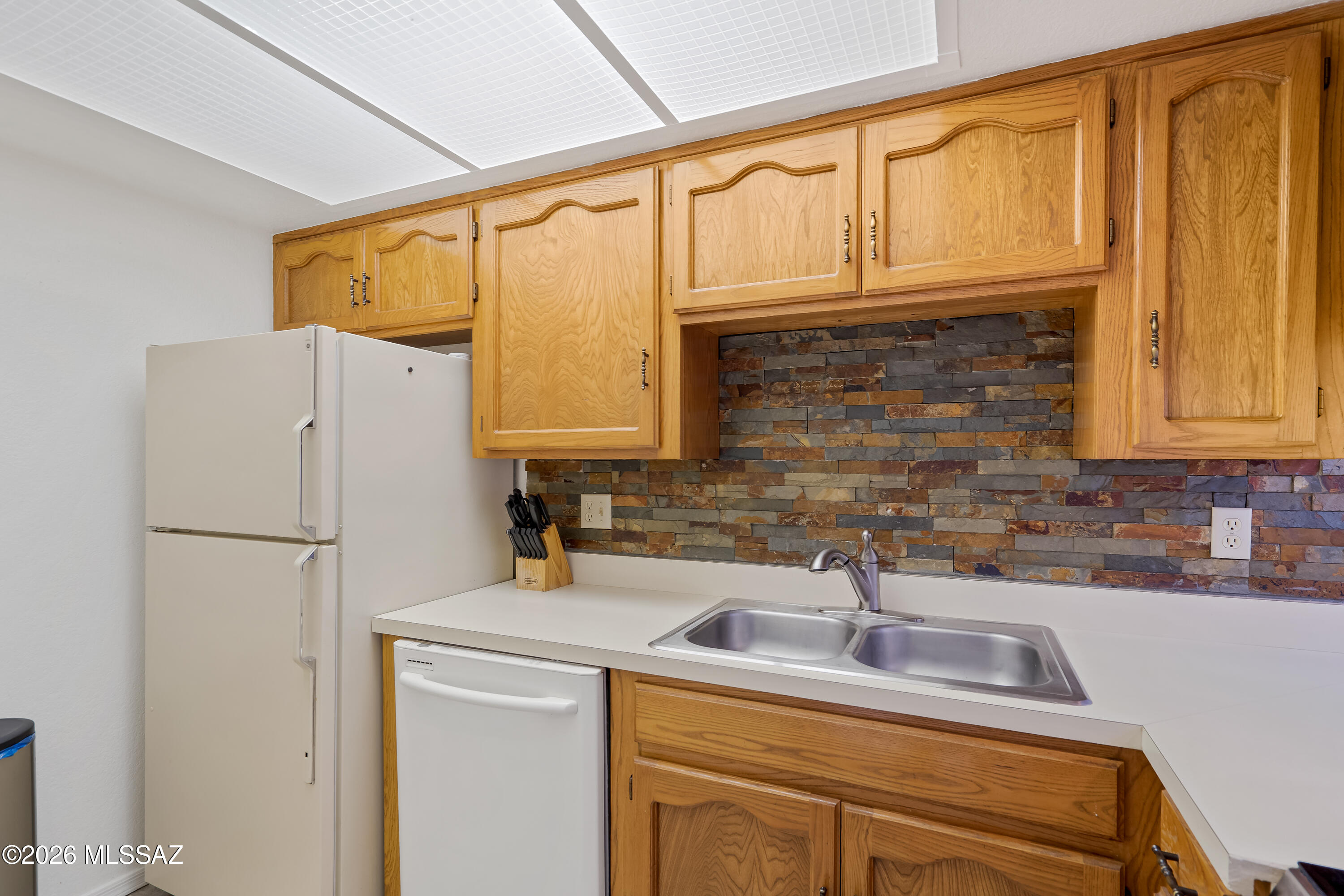 1200 East River Road, Unit K144 Tucson, AZ 85718 - Photo 11 of 22 2 Interiors-7