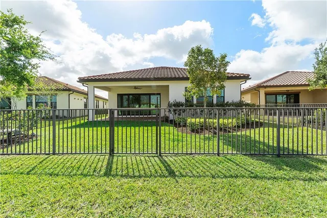 $1,080,000 | 11835 South Baypoint Circle, Parkland, FL 33076