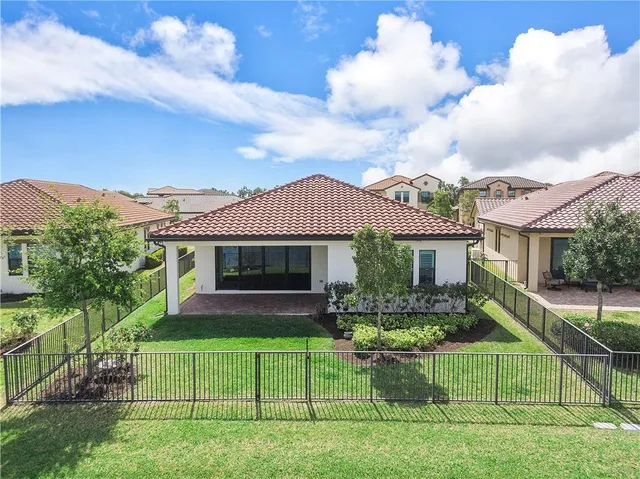 $1,080,000 | 11835 South Baypoint Circle, Parkland, FL 33076