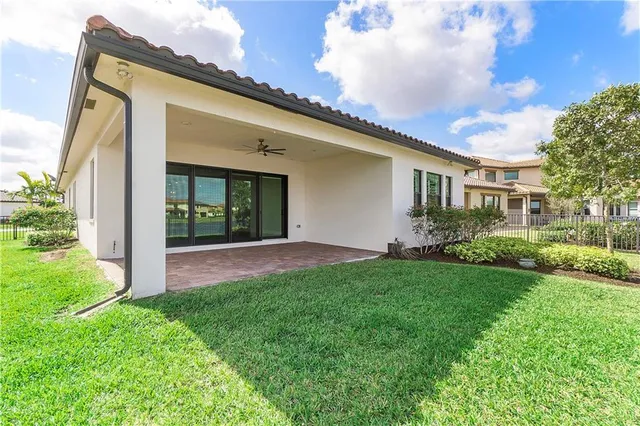 $1,080,000 | 11835 South Baypoint Circle, Parkland, FL 33076