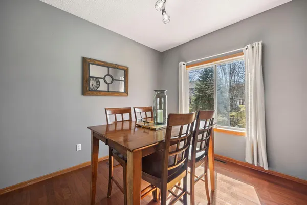 $500,000 | 1832 Alden Avenue, Shakopee, MN 55379