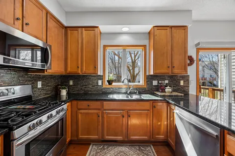 $500,000 | 1832 Alden Avenue, Shakopee, MN 55379