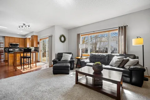 $500,000 | 1832 Alden Avenue, Shakopee, MN 55379