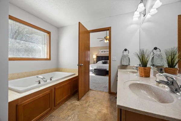 $500,000 | 1832 Alden Avenue, Shakopee, MN 55379