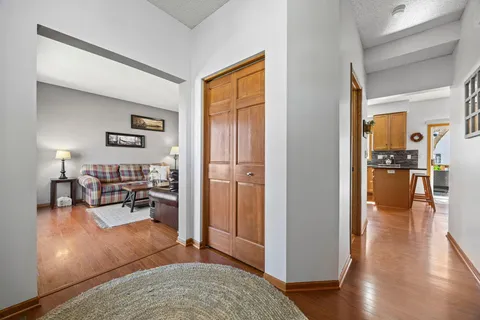 $500,000 | 1832 Alden Avenue, Shakopee, MN 55379