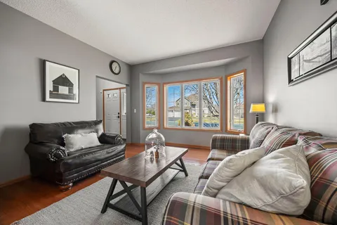 $500,000 | 1832 Alden Avenue, Shakopee, MN 55379