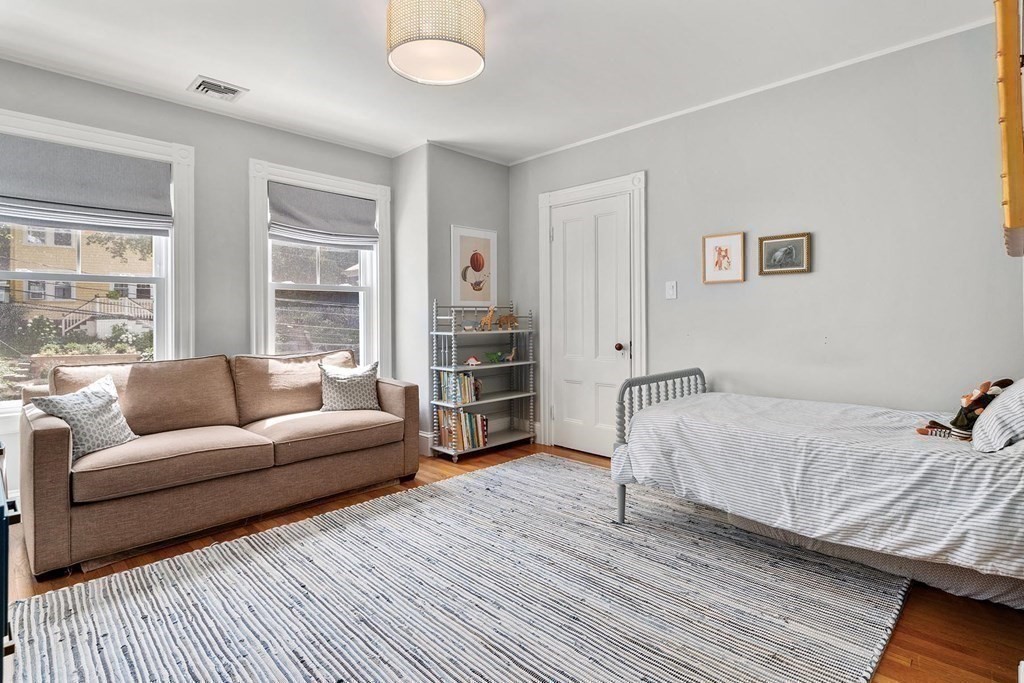 37 Knowles Street Newton, MA 02459 - Photo 17 of 31