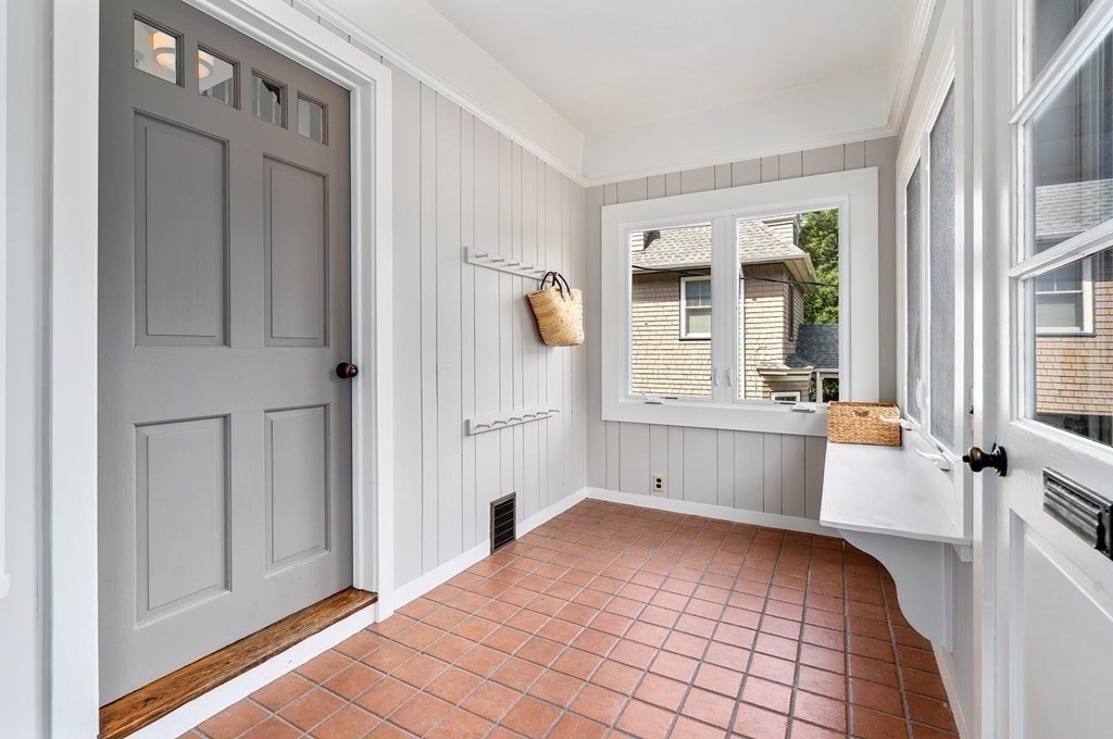 37 Knowles Street Newton, MA 02459 - Photo 2 of 31