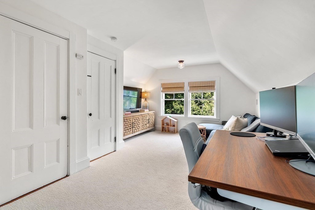 37 Knowles Street Newton, MA 02459 - Photo 21 of 31