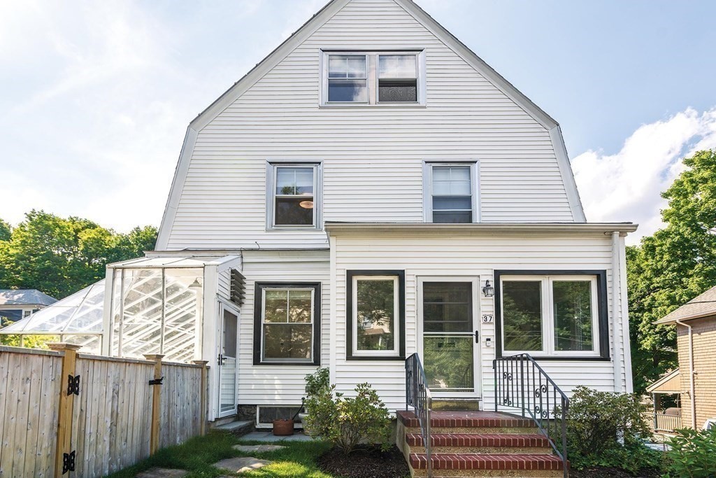 37 Knowles Street Newton, MA 02459 - Photo 25 of 31