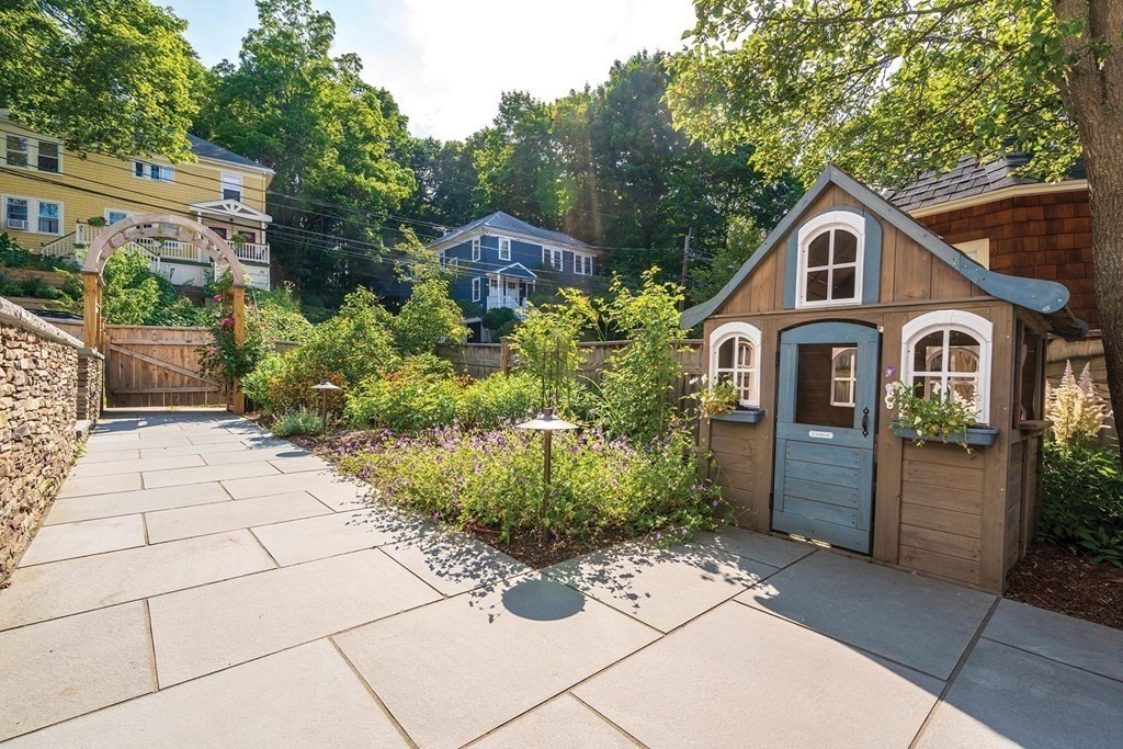 37 Knowles Street Newton, MA 02459 - Photo 29 of 31