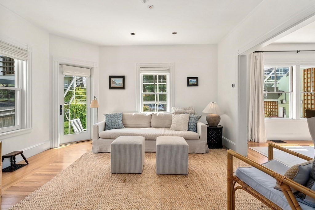 37 Knowles Street Newton, MA 02459 - Photo 5 of 31