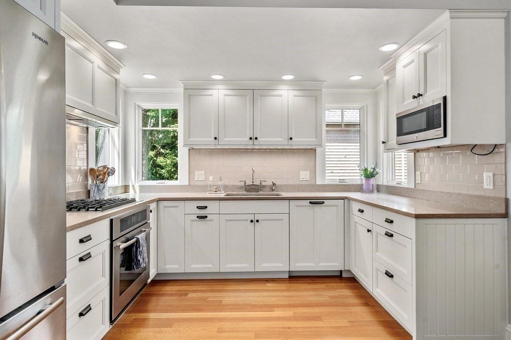 37 Knowles Street Newton, MA 02459 - Photo 9 of 31