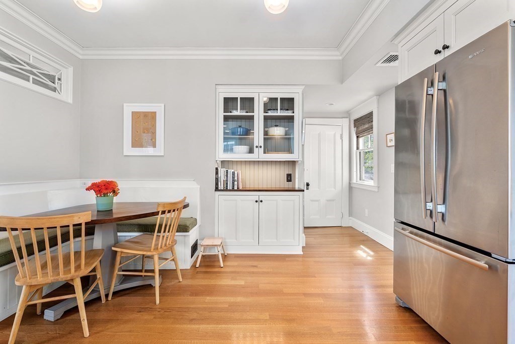 37 Knowles Street Newton, MA 02459 - Photo 10 of 31