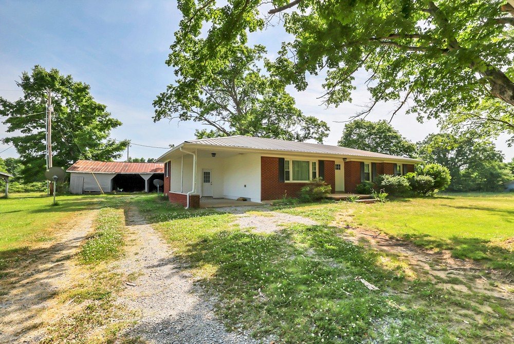 1749 Whitson Bend Road Centerville, TN 37033 - Photo 3 of 40 Gallery Image 3