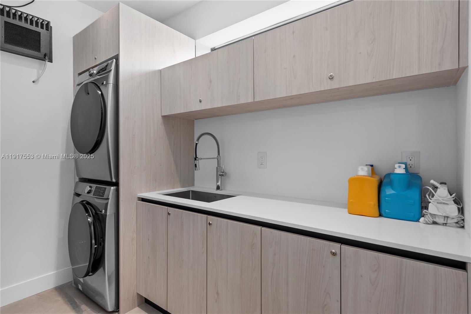 1881 Northeast 196th Terrace Miami, FL 33179 - Photo 58 of 98