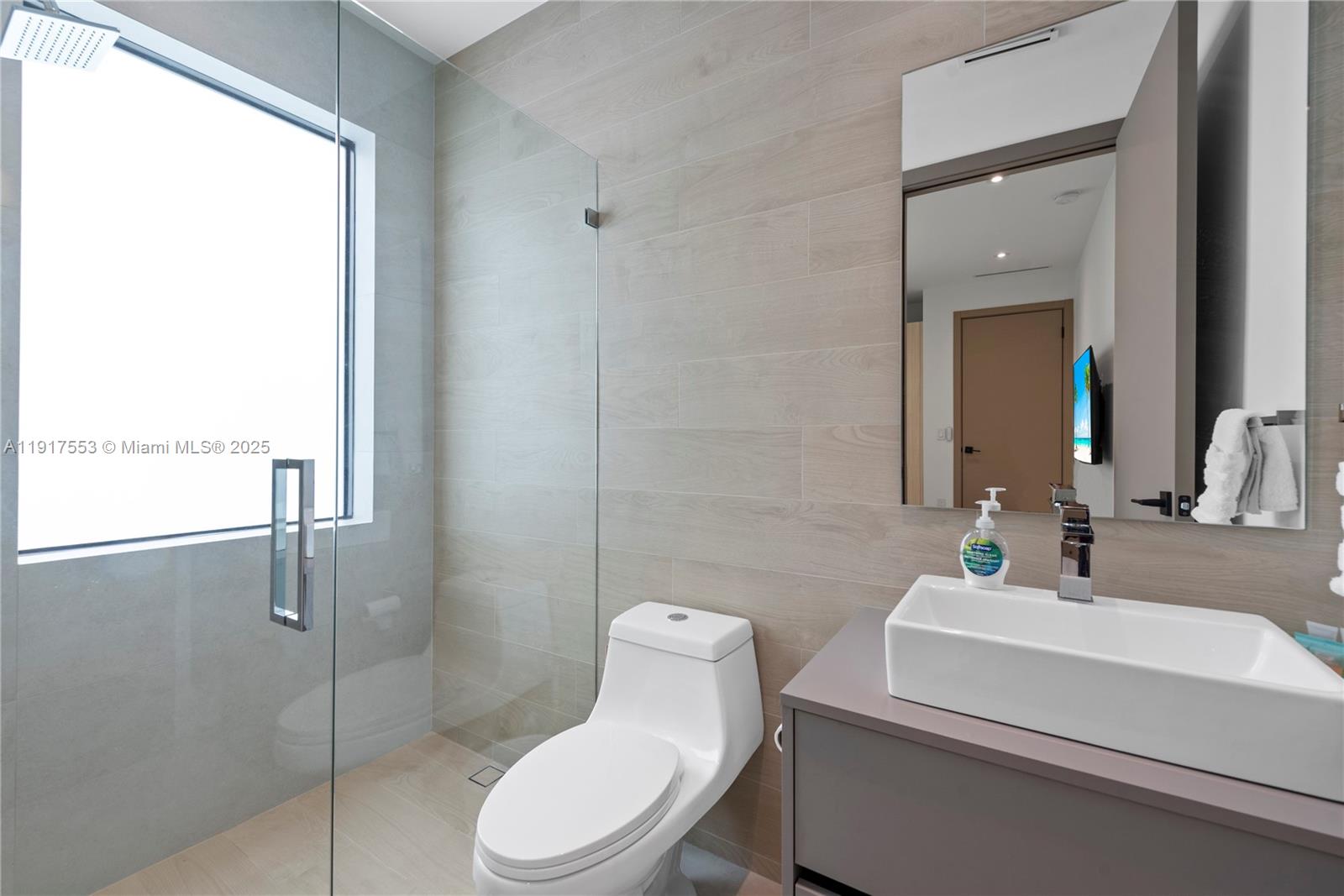 1881 Northeast 196th Terrace Miami, FL 33179 - Photo 89 of 98