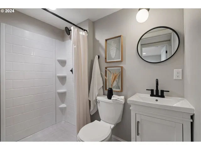 $750,000 | 4414 Northeast 32nd Place, Portland, OR 97211