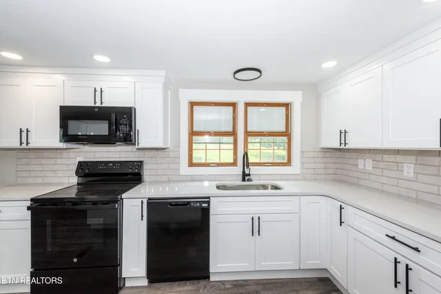 $519,000 | 957 West Hunt Road, Alcoa, TN 37701