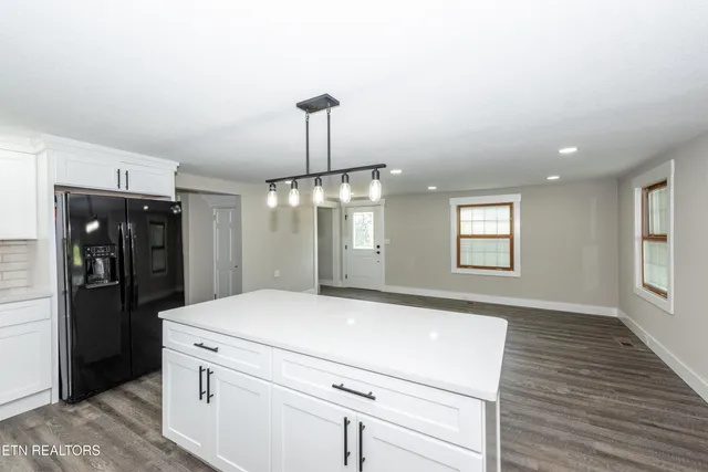 $519,000 | 957 West Hunt Road, Alcoa, TN 37701