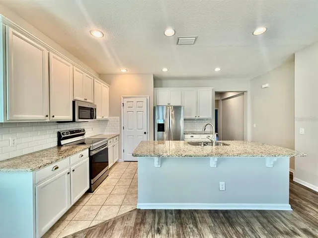 $2,100 | 5216 Suncatcher Drive, Wesley Chapel, FL 33545