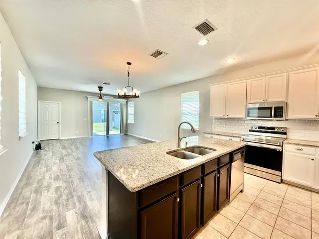 $2,100 | 5216 Suncatcher Drive, Wesley Chapel, FL 33545
